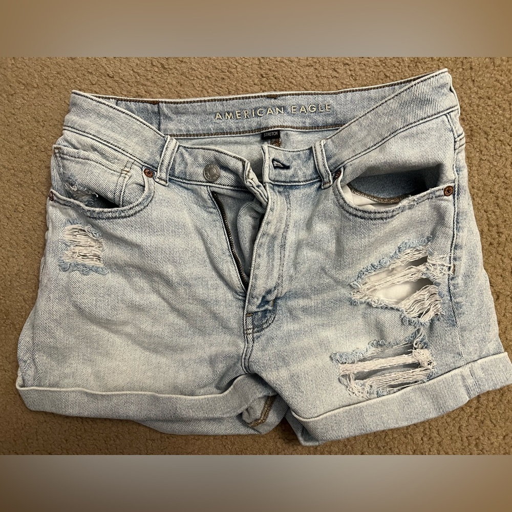 American Eagle “mom short” size 8